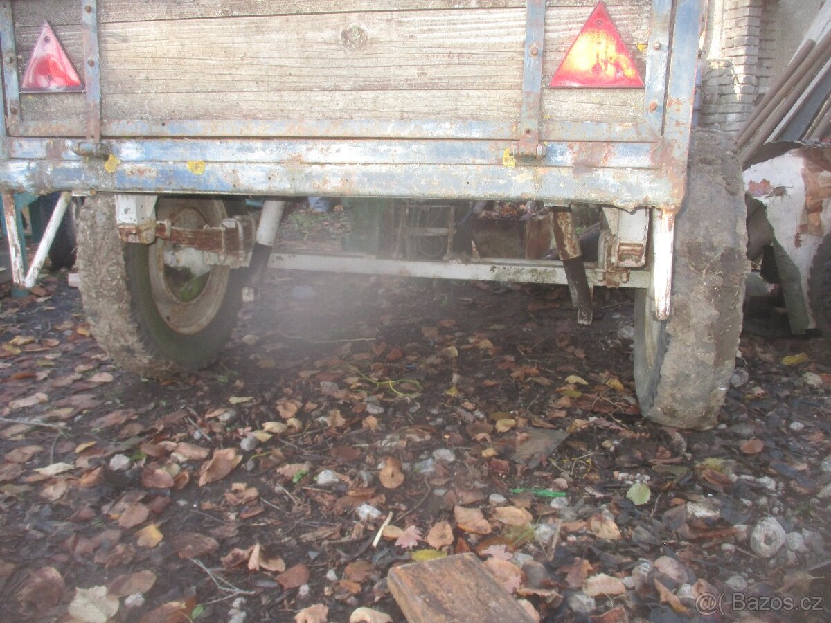 dvoukolák za traktor