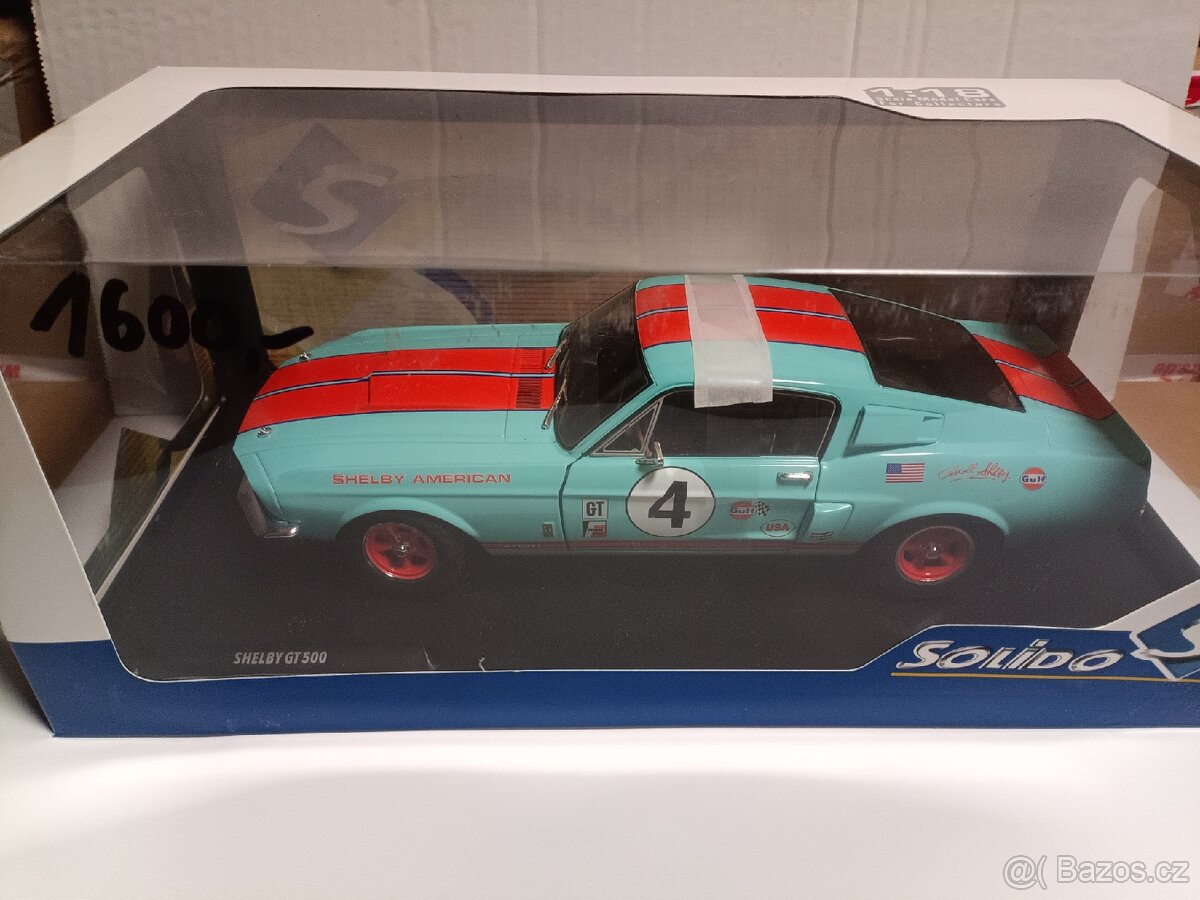 Ford mustang 1:18