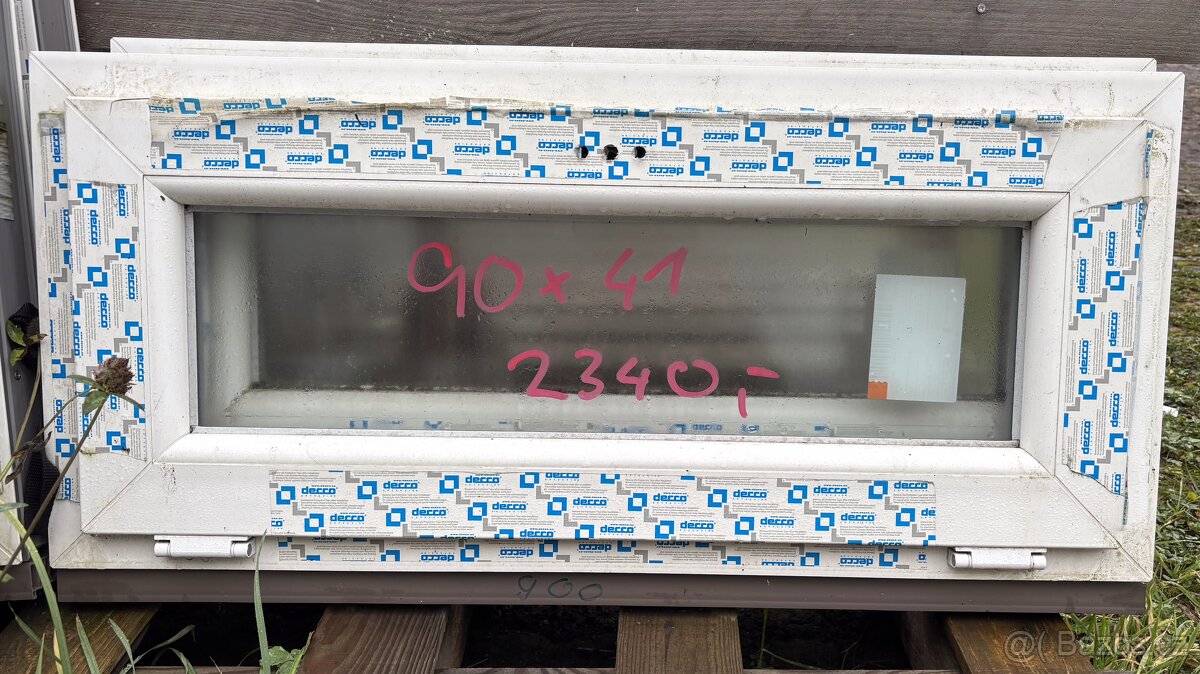 Prodám plastové okno 90x41