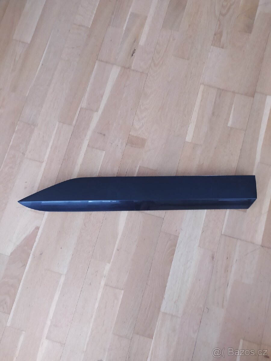 Pz lišta na Škoda Superb černá magická barva