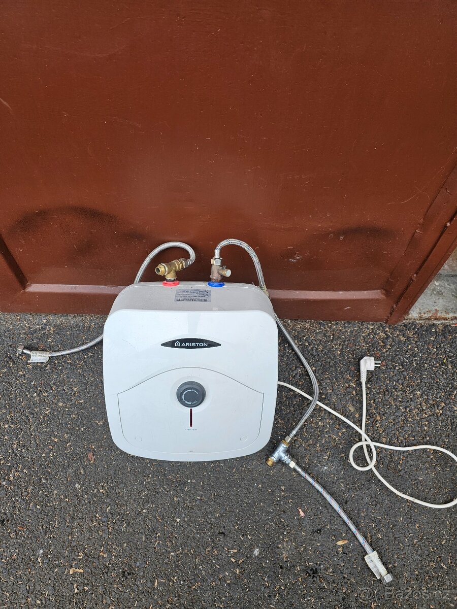 Prutokovy ohrivac Ariston Andris R 10U