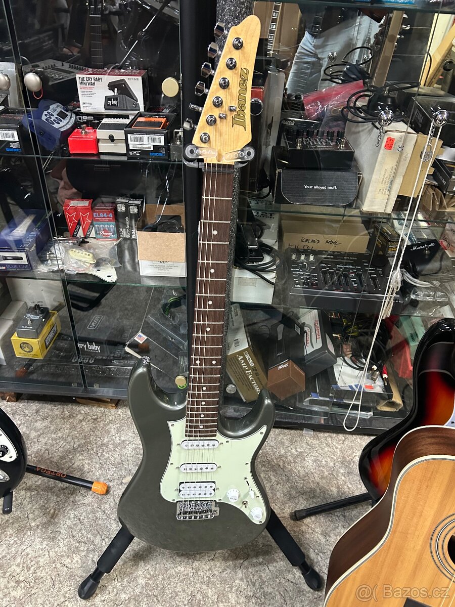 Ibanez AZES-TUN Wolfram el. kytara typu Stratocaster