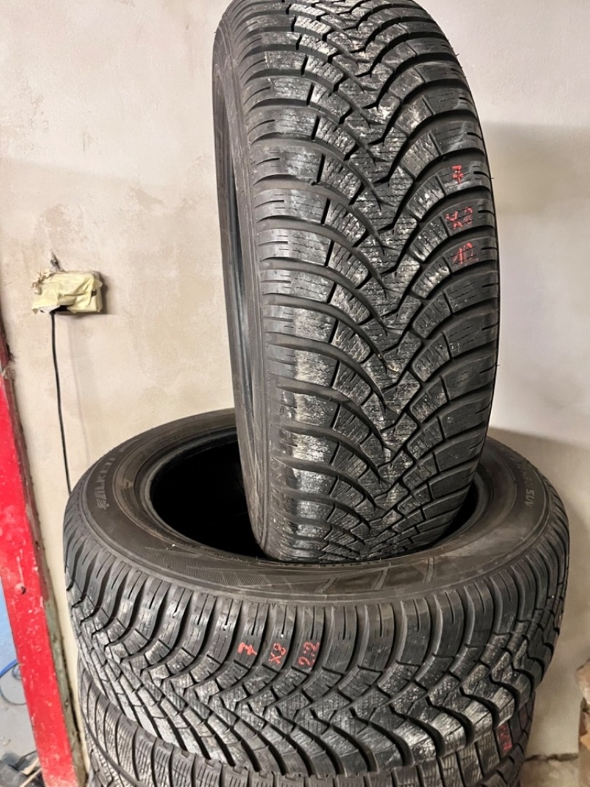 2ks. 225/55 R19 99H zimní pneu Falken