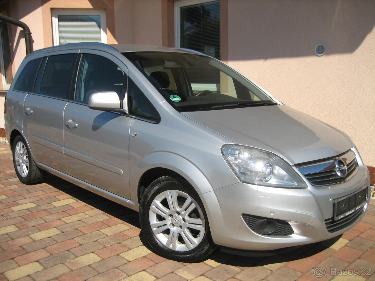 Opel Zafira B 1,8 2x kola Xenony Servis kniha Nové rozvody