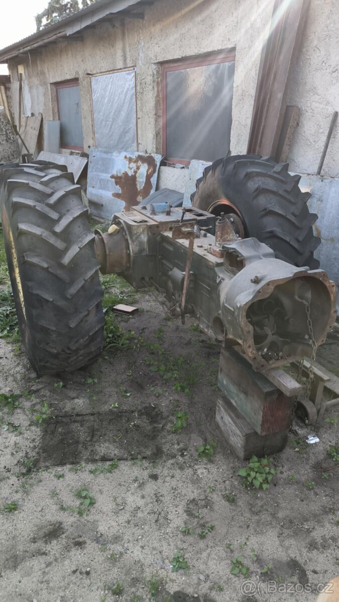 převodovka,rozvodovka+portály Zetor 5611