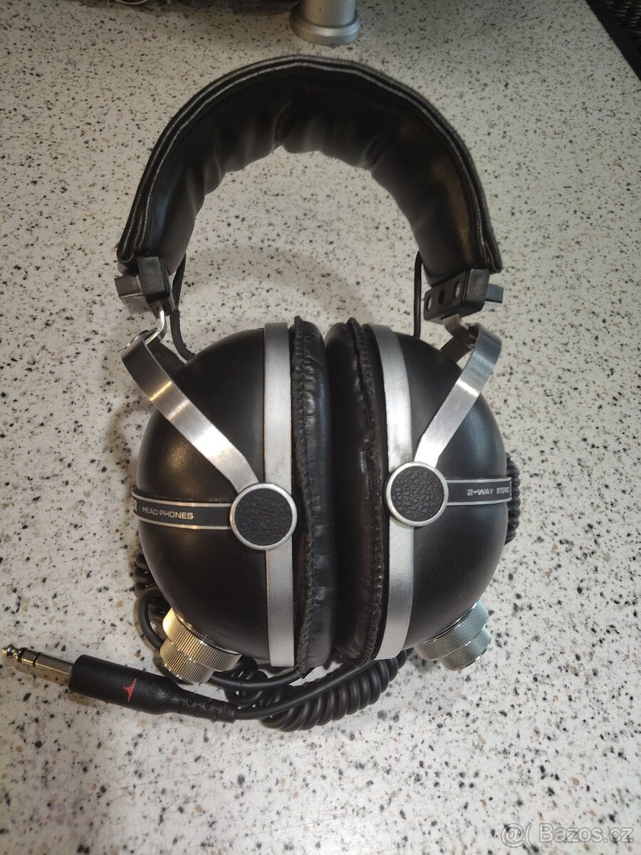 Pioneer SE 505