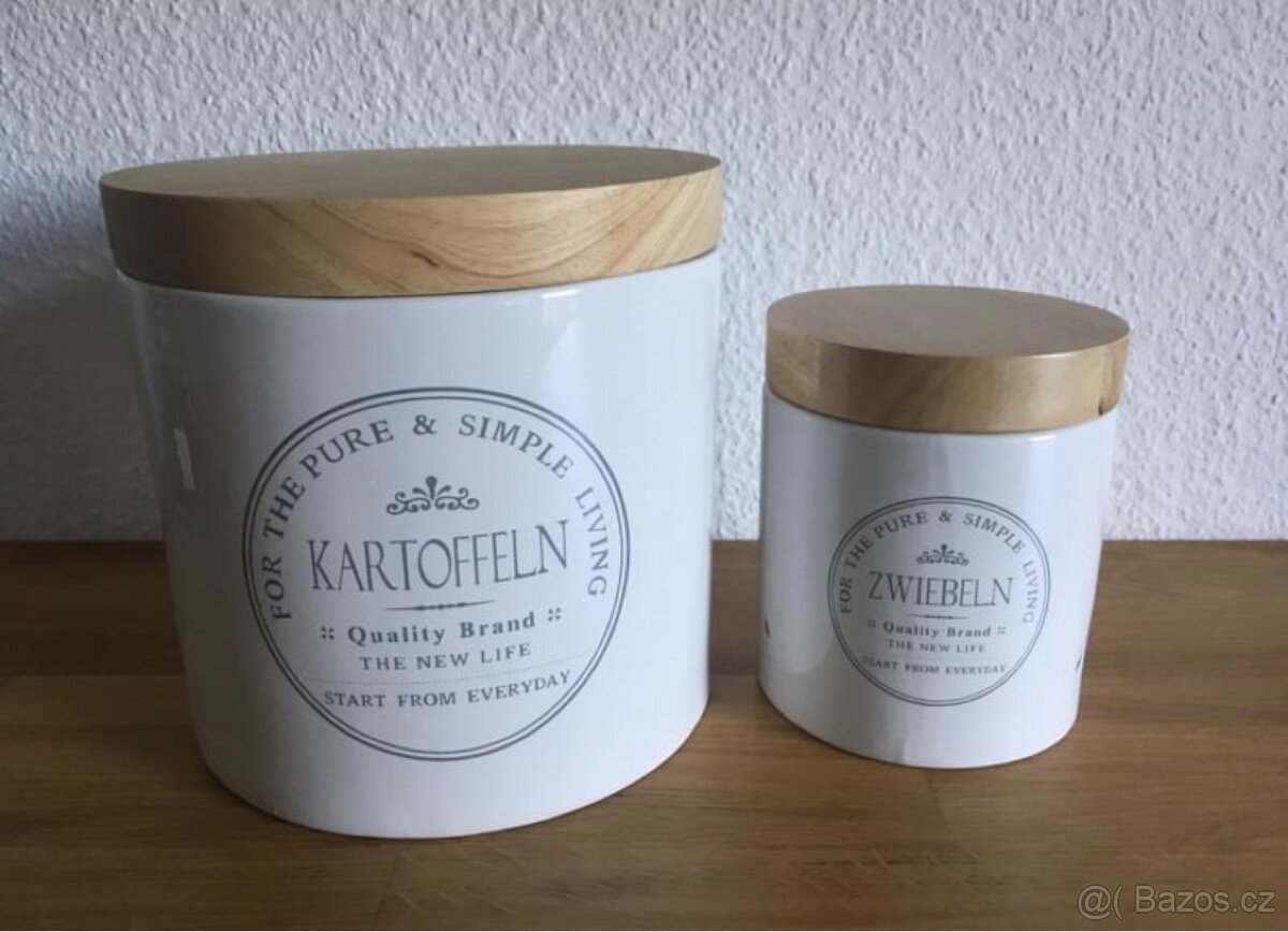 Dekorace do kuchyne. Kitchen decoration. Potato onion pot.