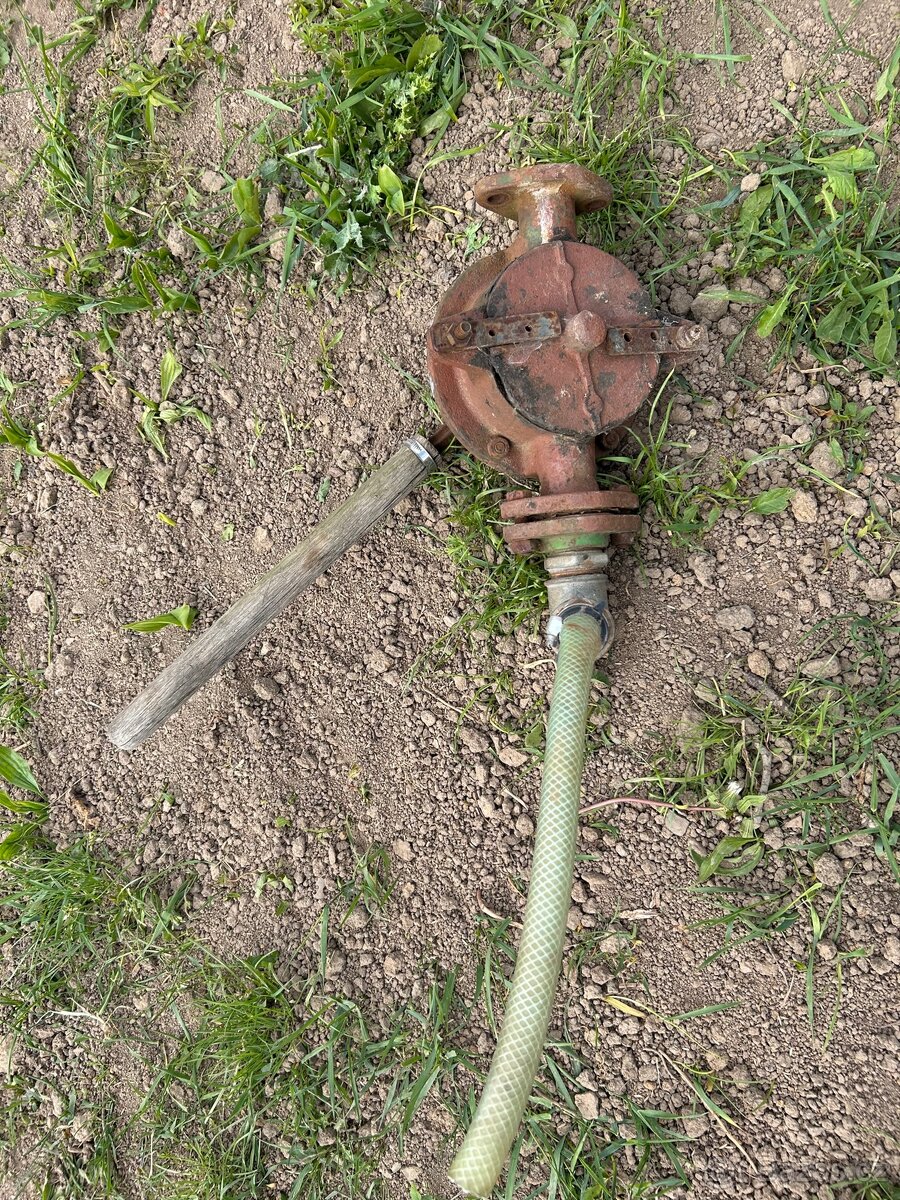 Ruční pumpa