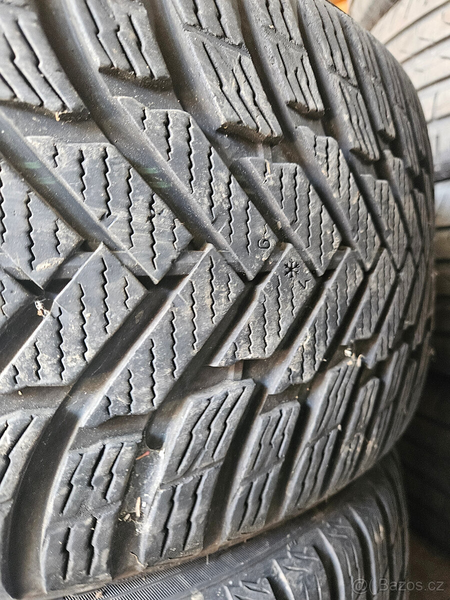 245/40R18 97V XL Weatherproof NOKIAN