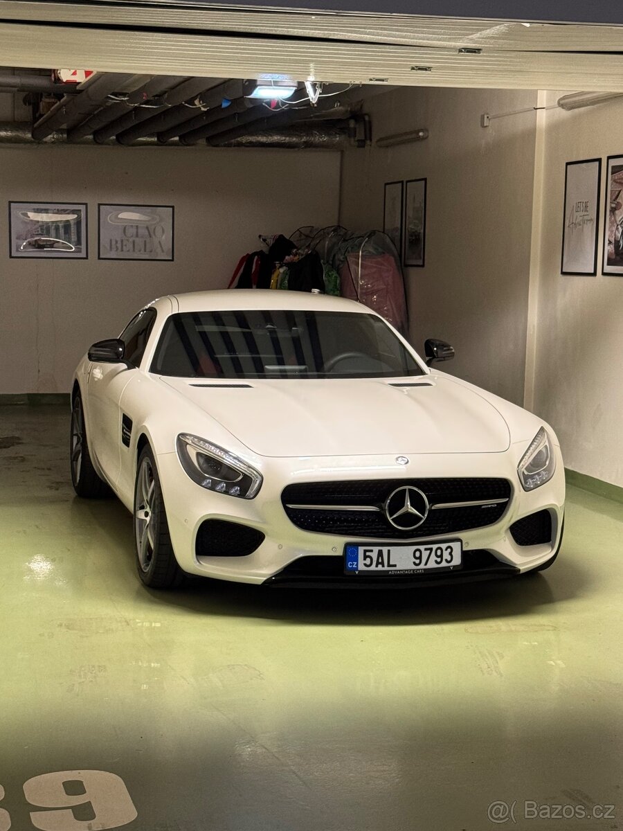 Mercedes-Benz AMG GTS coupe v8 biturbo