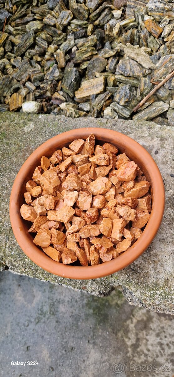 okrasné kamínky Rosso Verona v 20kg pytlích