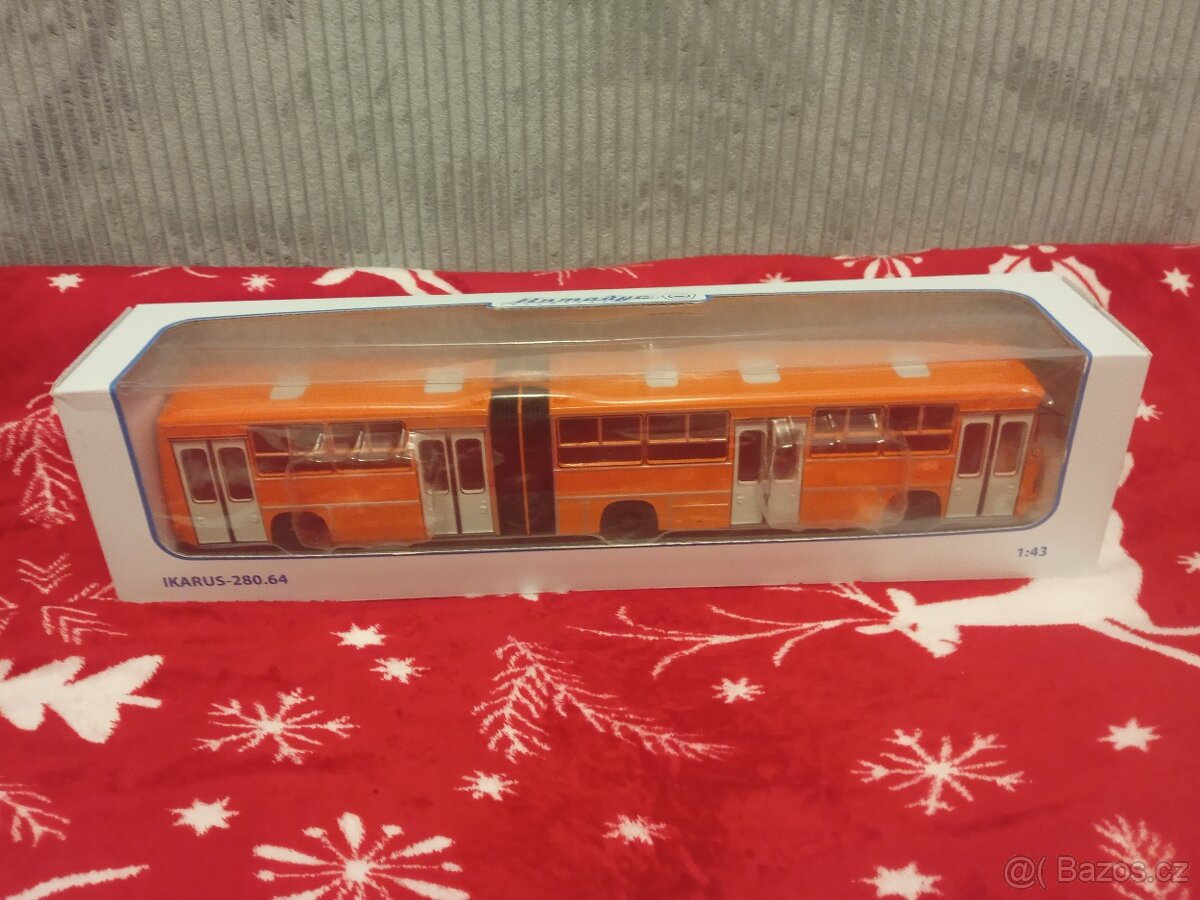 Model autobusu Ikarus 280.64.