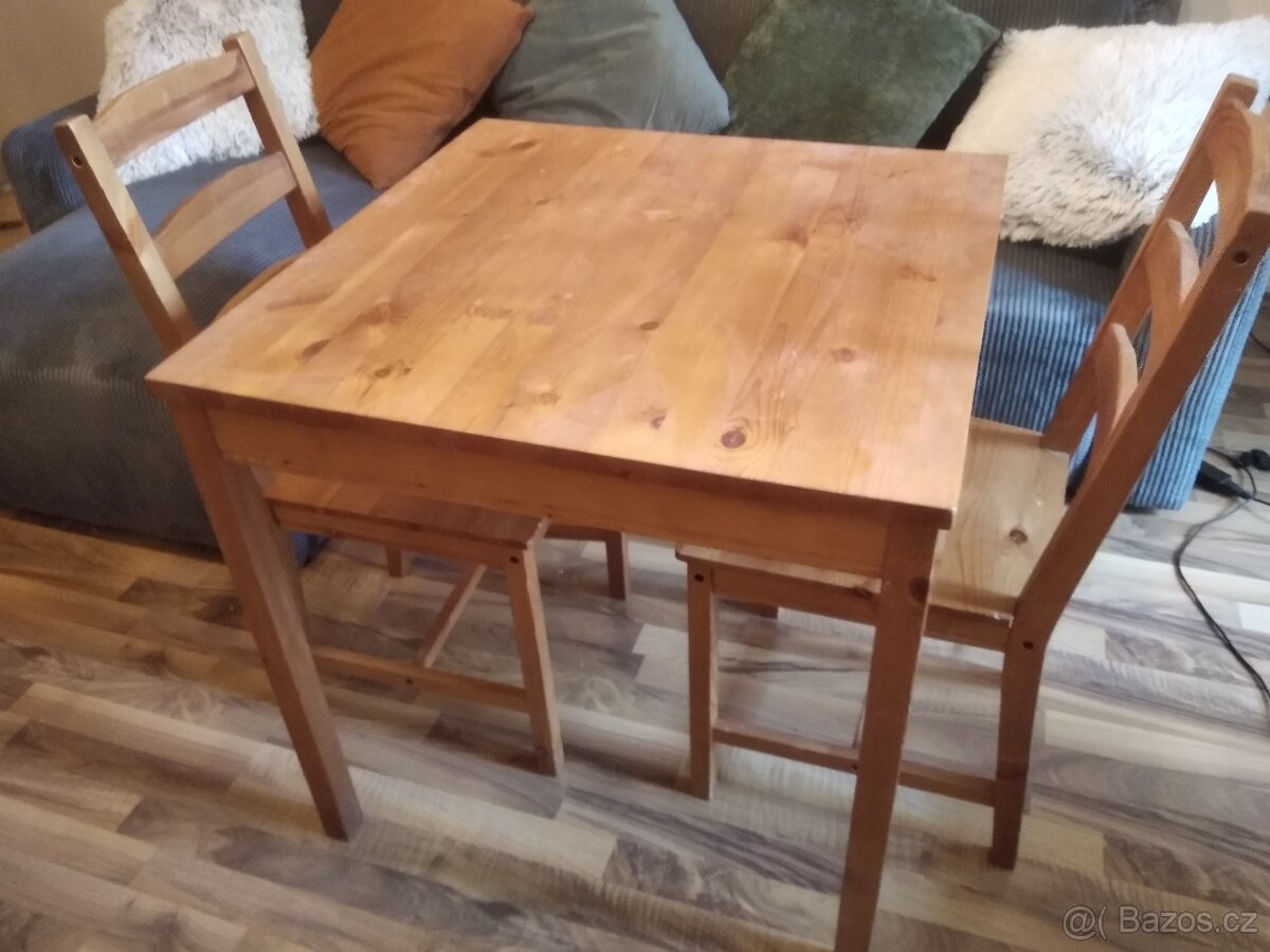 Jídelní stůl Ikea