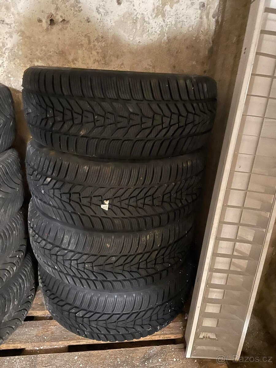 Zimní gumy 225/45 r18 95v