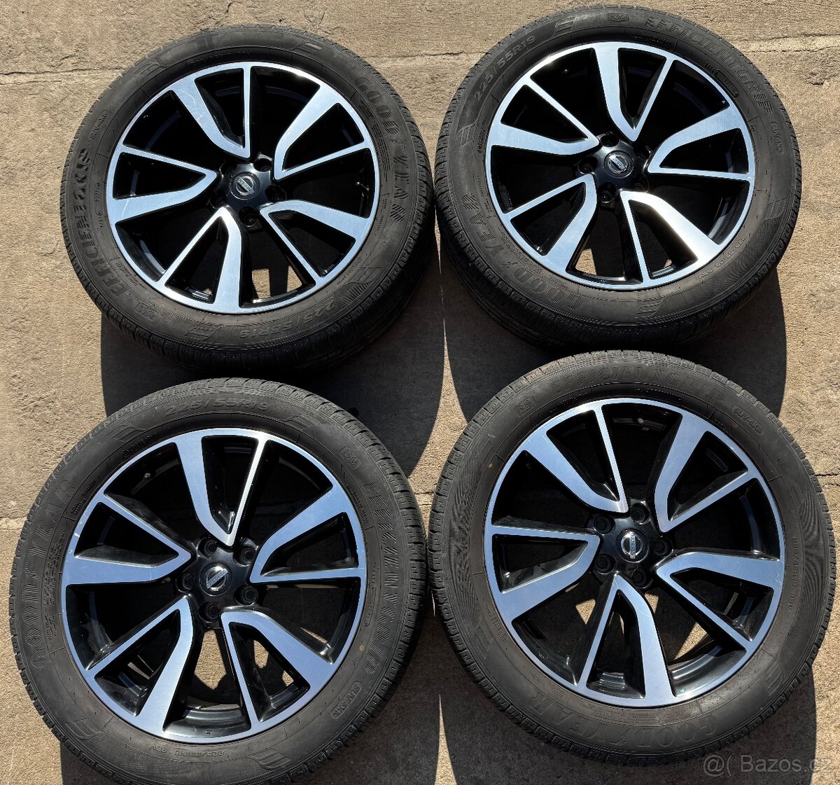 Origo Alu kola Nissan 19 5x114.3 s pneu 225/55/19
