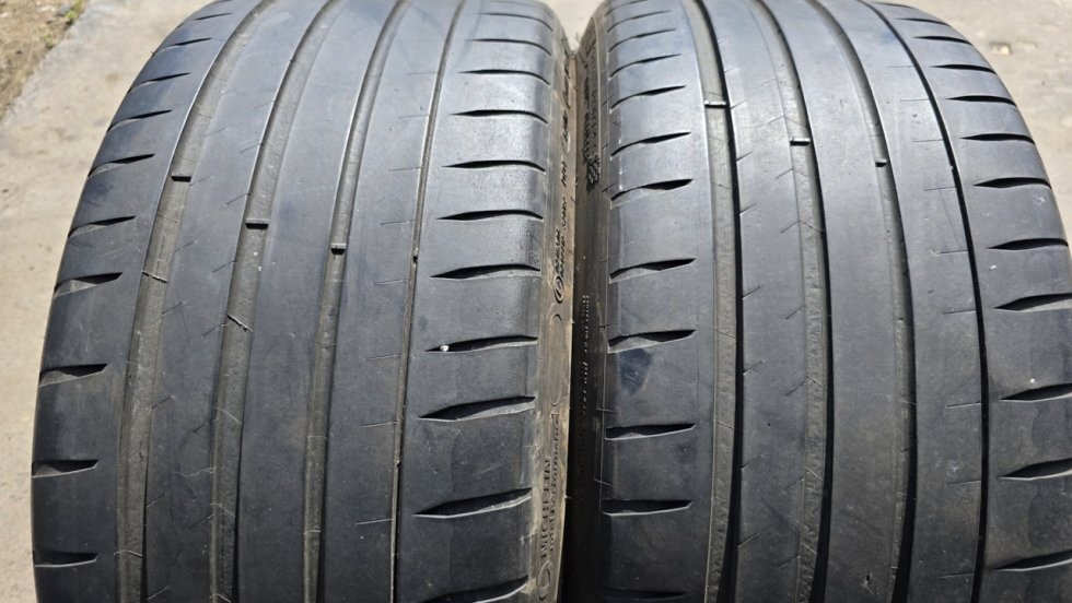 Letní pneu 235/35/19 Michelin