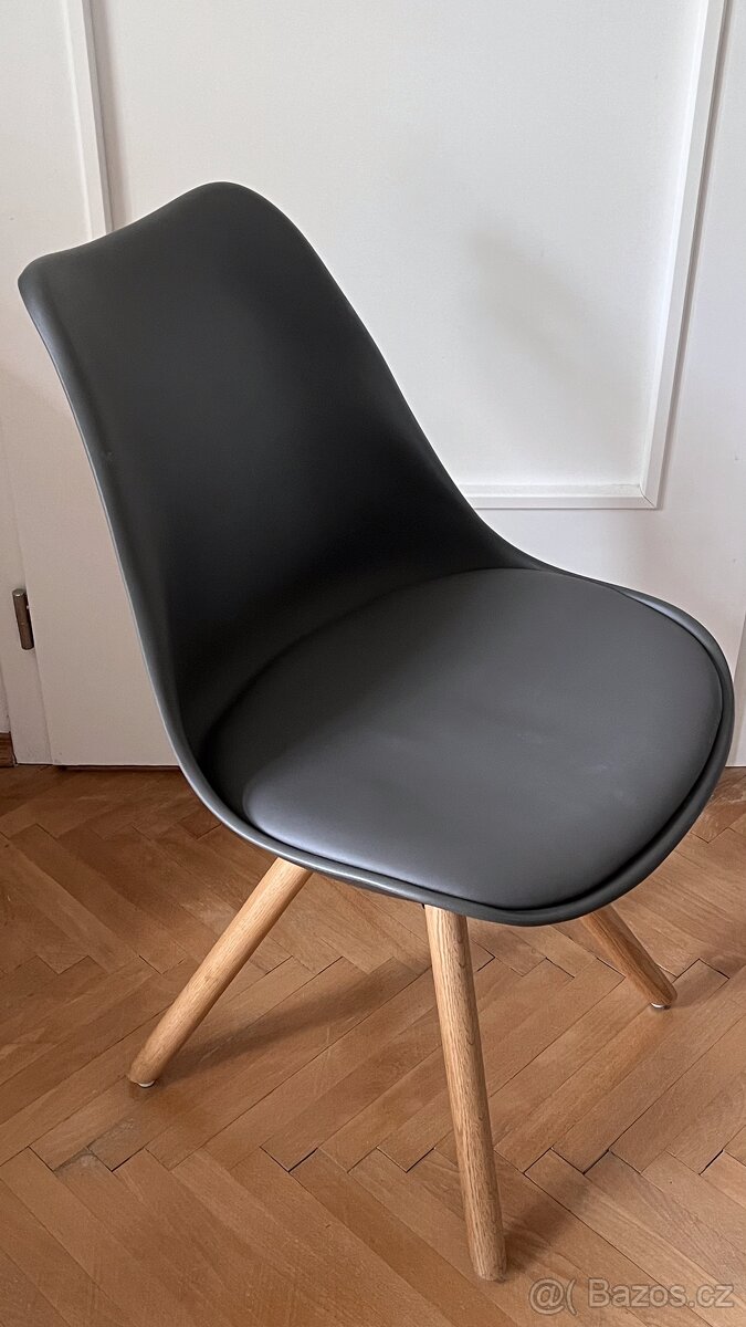 Šedá židle Möbelix