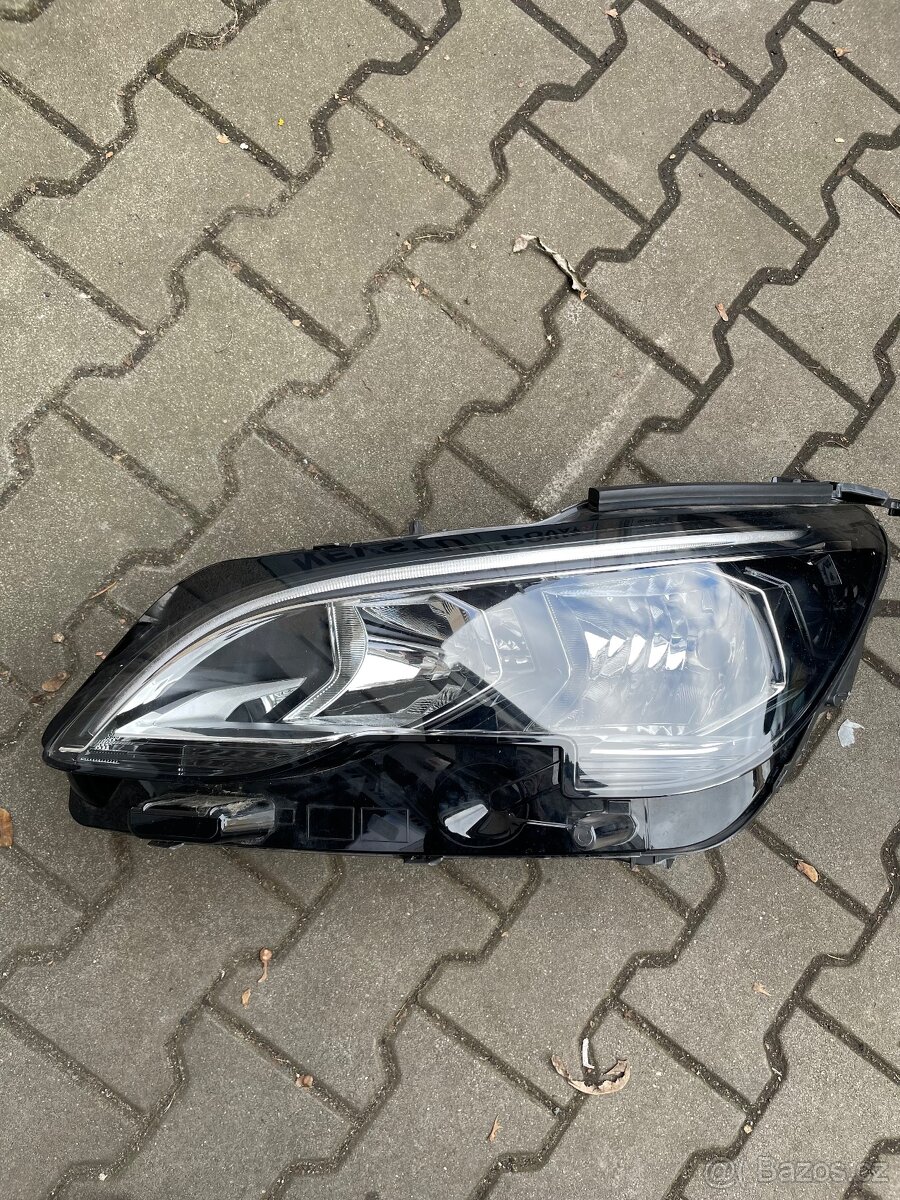 Světlo Peugeot 5008 levé
