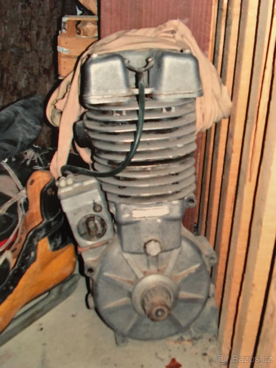 plochodrážny motor