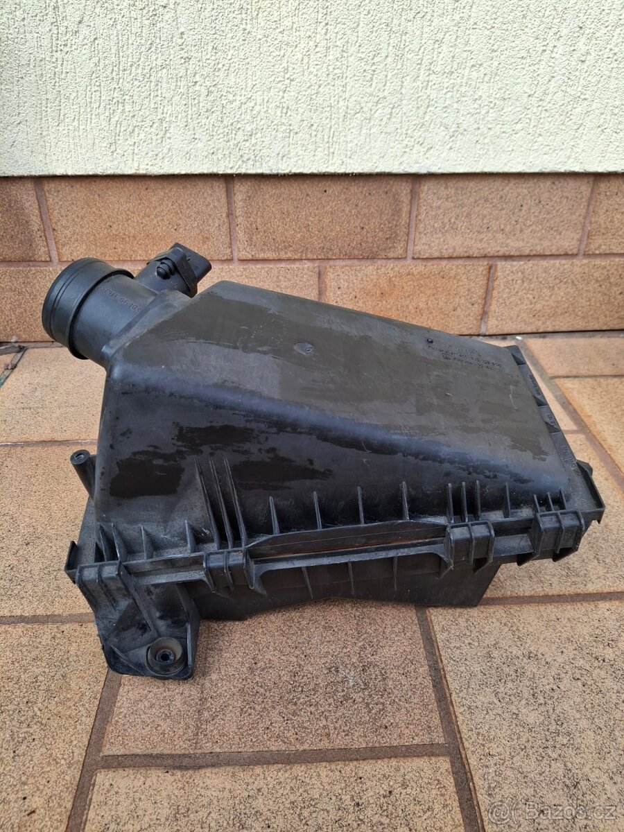 Kryt vzduchového filtru Volkswagen Golf 4 1.8 20V 1J0129607L