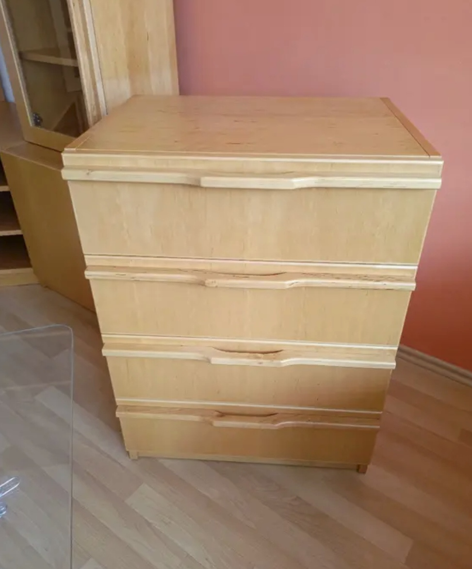 Komoda jako nová 60 cm (v) 60 cm (š) 45 cm (hl).