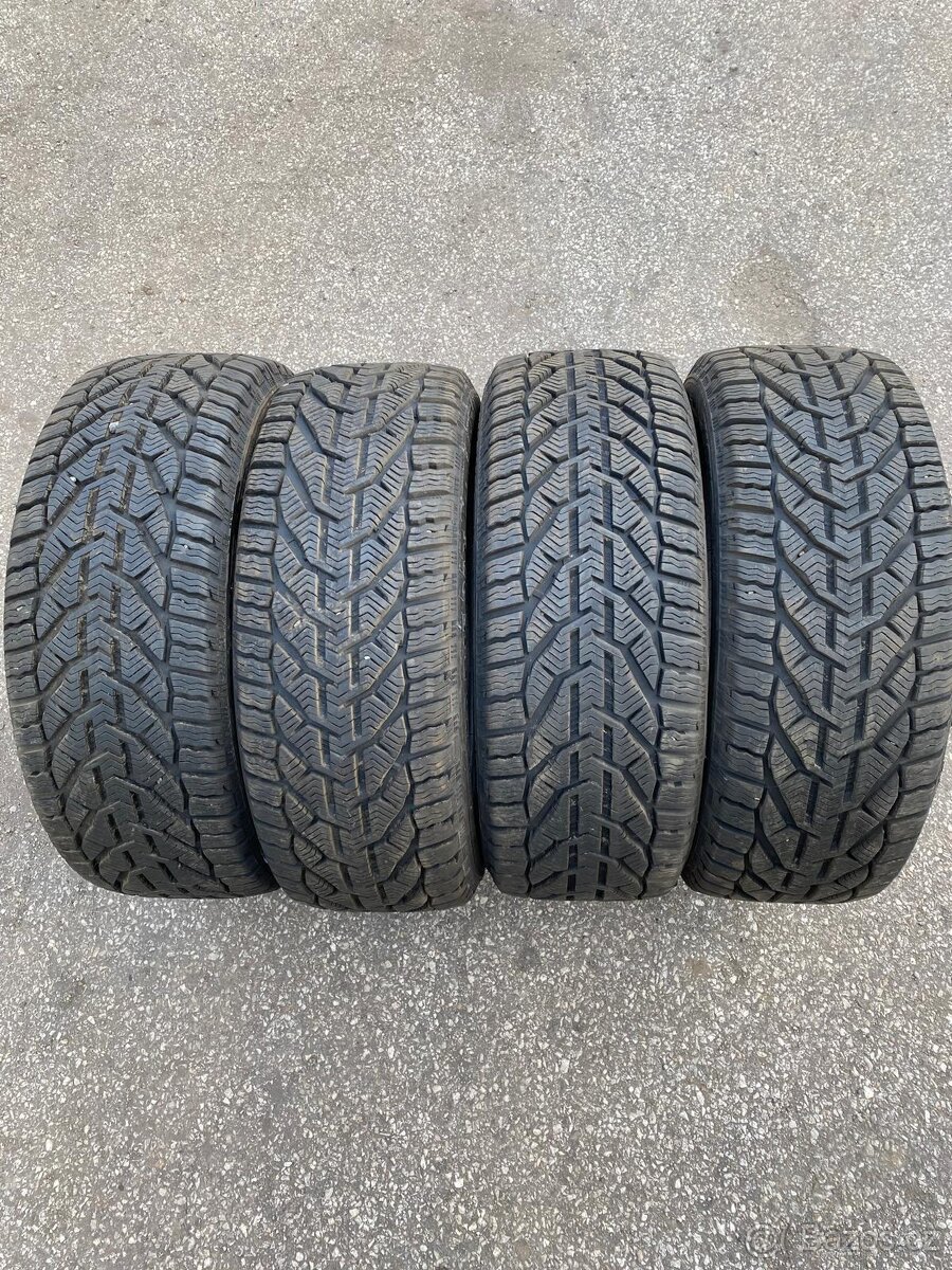 Zimní pneu 195/50 R16