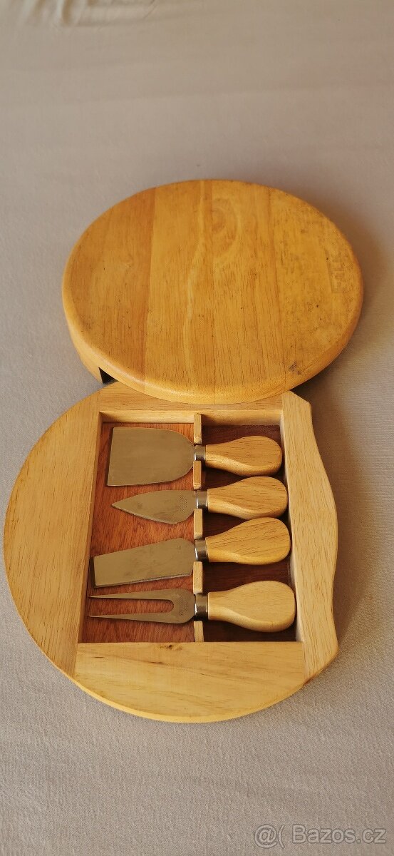 Sada na krájení sýrů