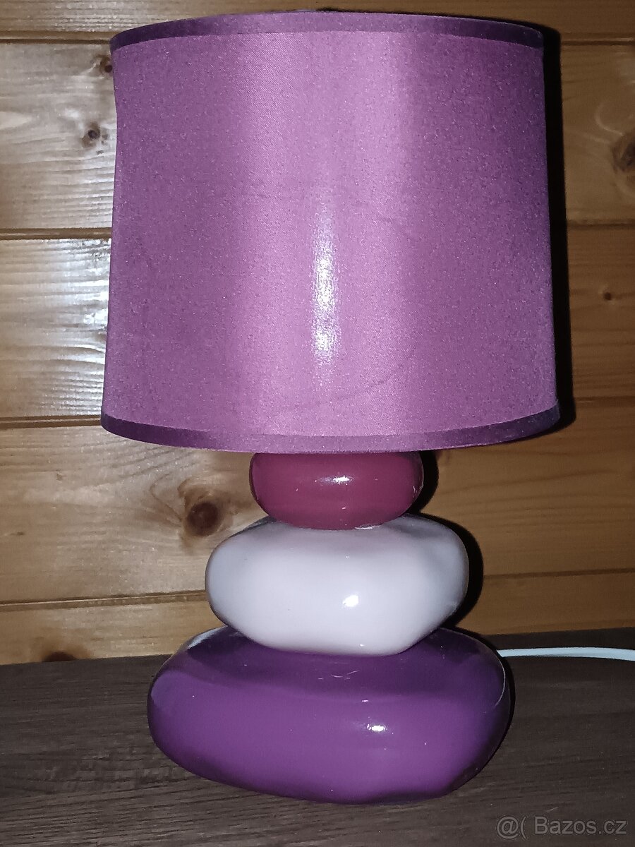 Lampičky na noční stolek