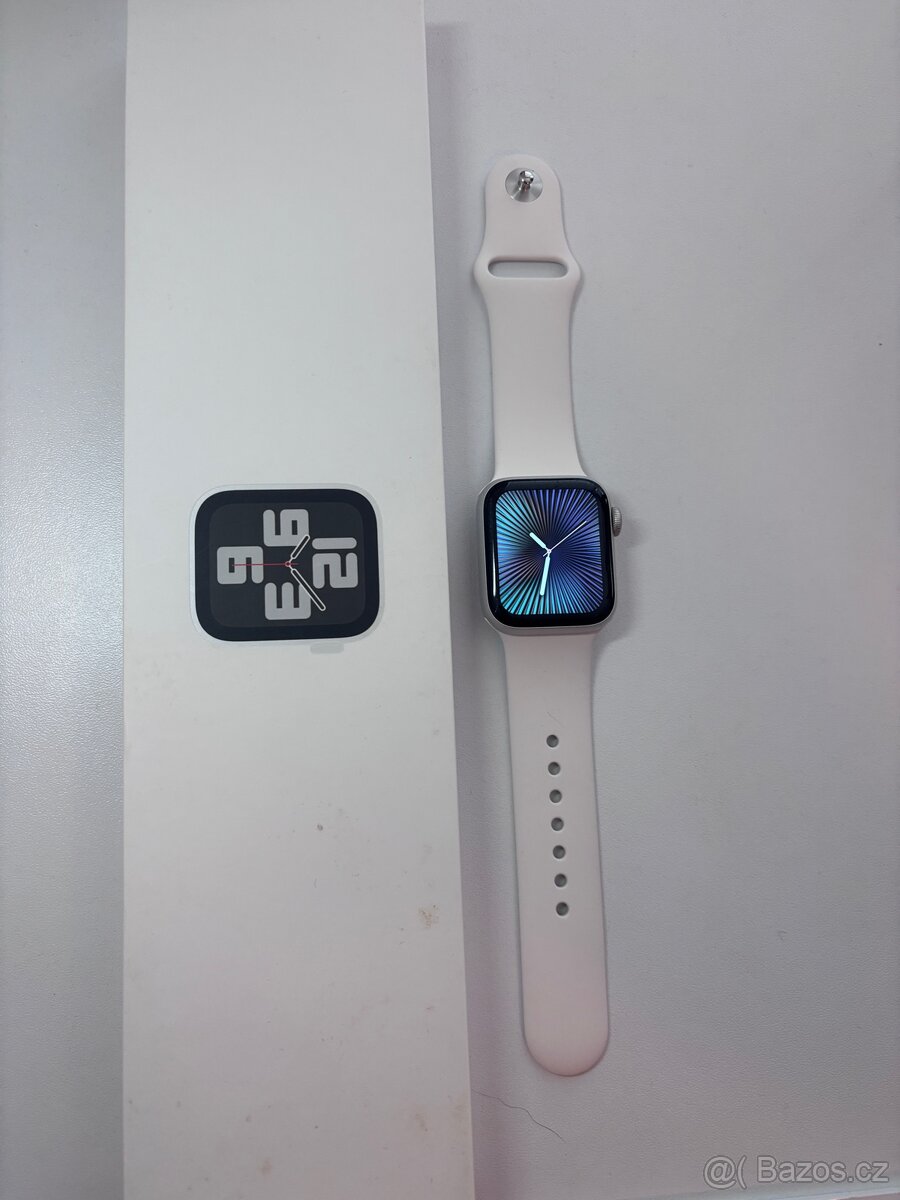 Apple watch SE 2 40mm - 97% baterie