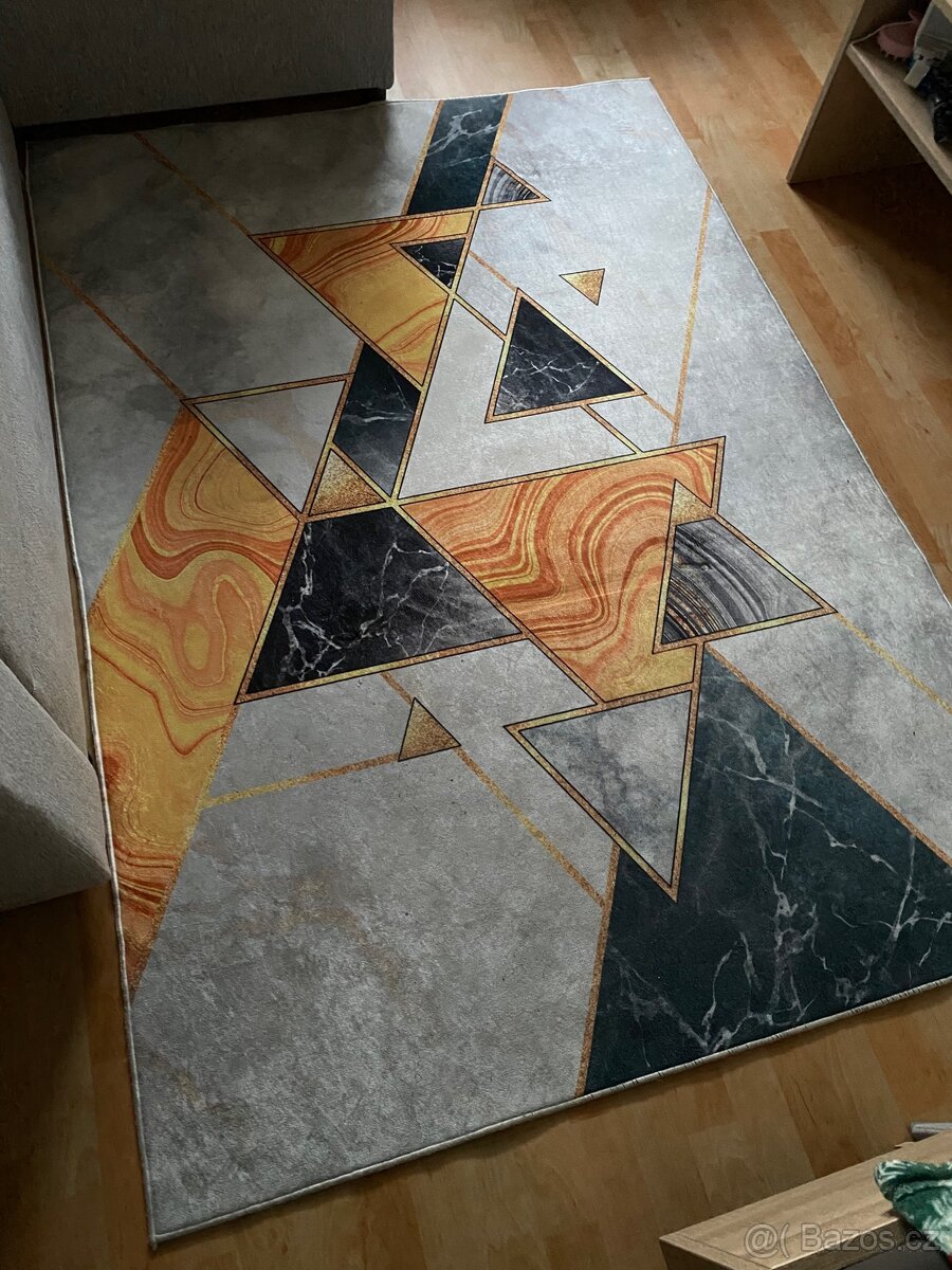 Koberec s obrazci 120x180cm