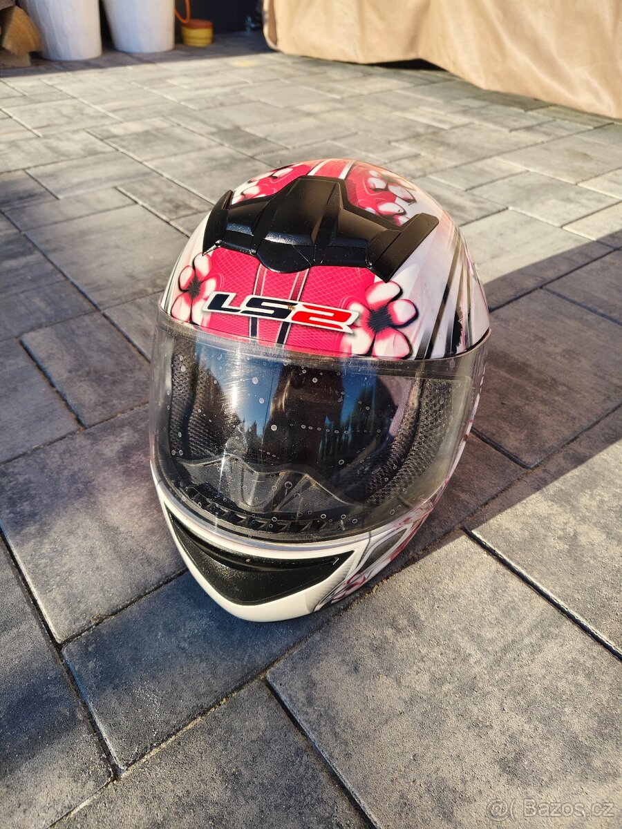 dámská helma na moto