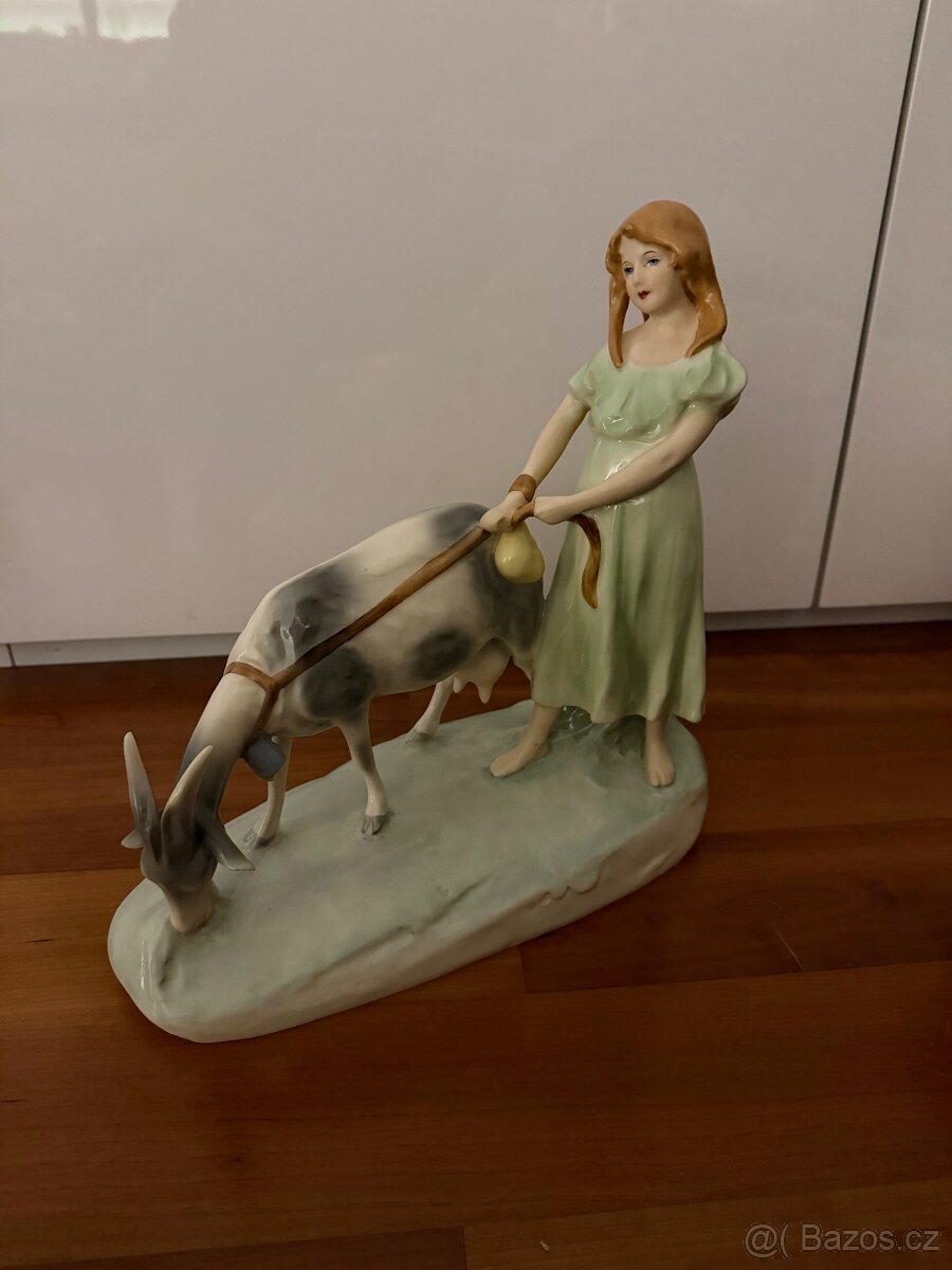 Royal Dux - Dívka s kozlem