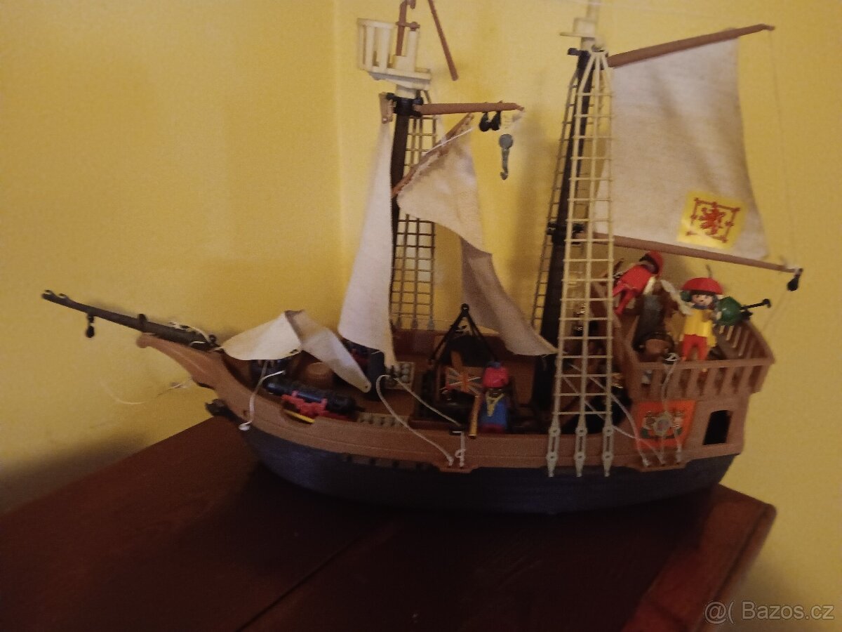 Piratska lod Playmobil 90.leta