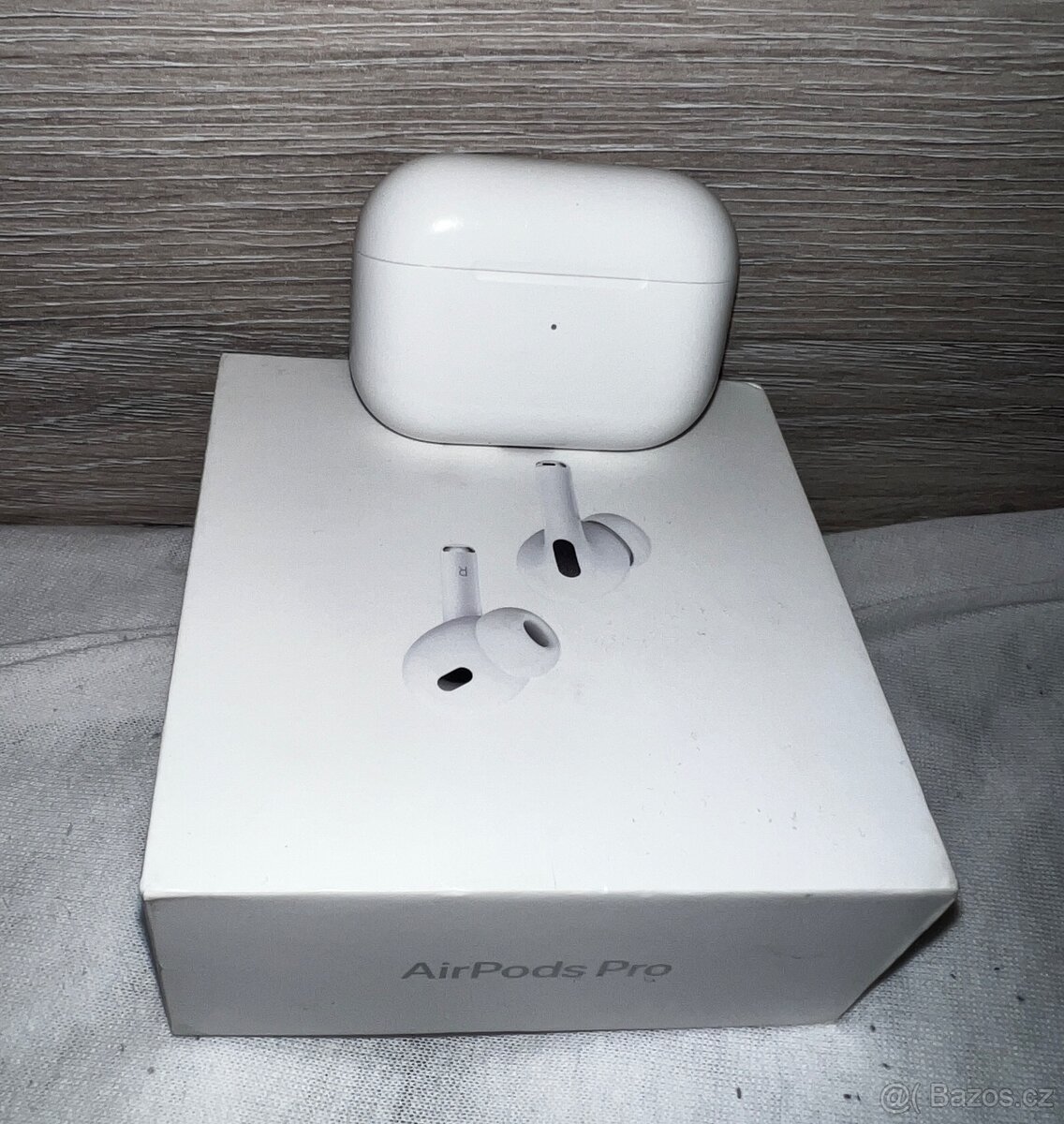Apple AirPods Pro (2. generace) s MagSafe pouzdrem (USB-C)