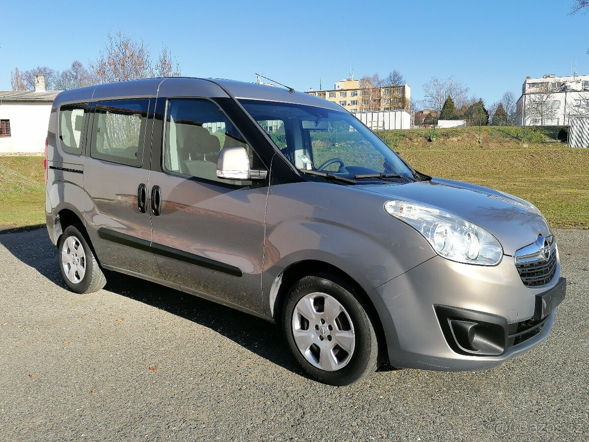 Opel Combo 1.6CDTi 77kw 5 míst