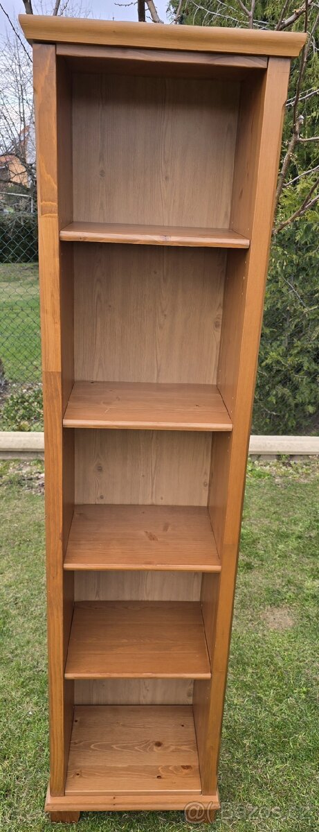 Knihovna Ikea Markor