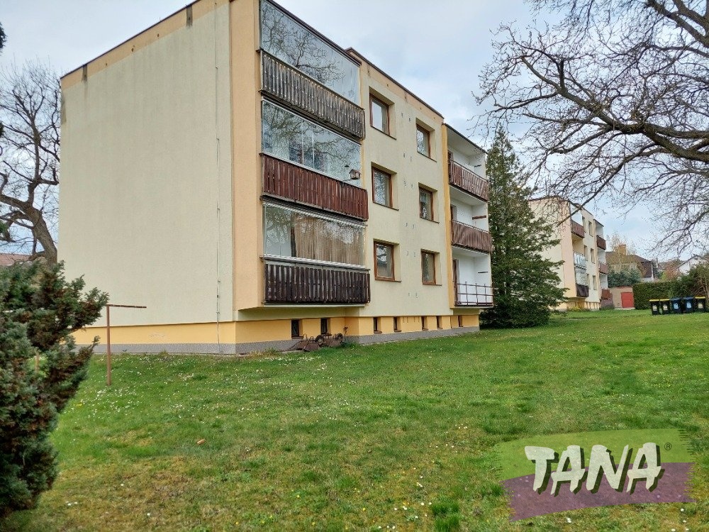 Pronájem bytu 3+1 82 m2, s garáží a zahradou, Turnov