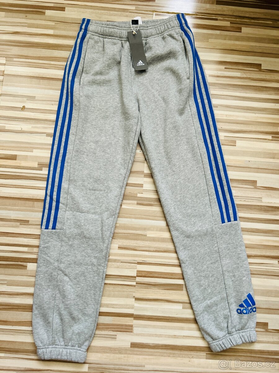 Nové Adidas tepláky 164