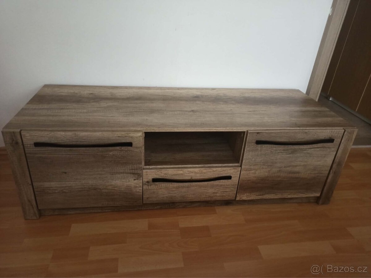 Skříňka pod tv