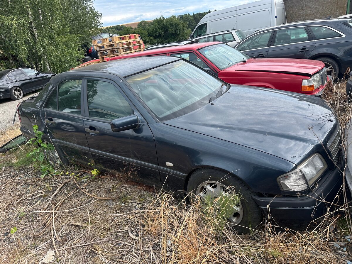 Díly MB w202 c200d