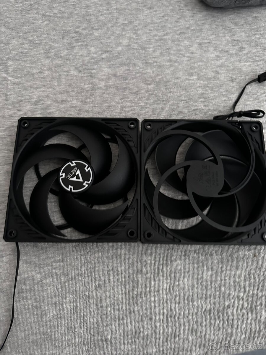 Arctic P12 Silent ventilátor