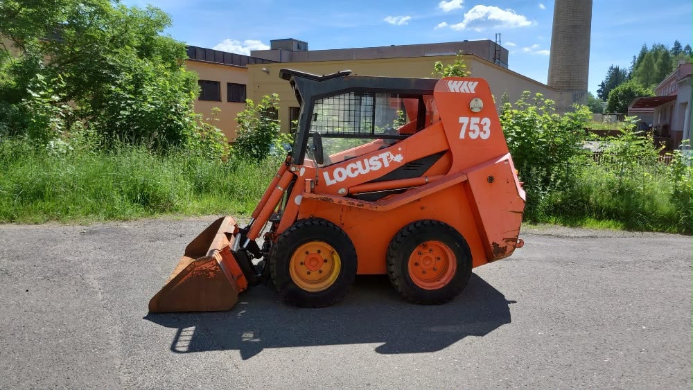 Locust 753