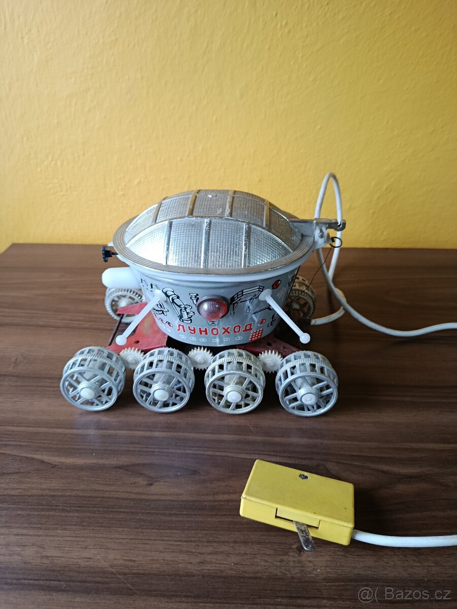Ruská hračka Lunochod