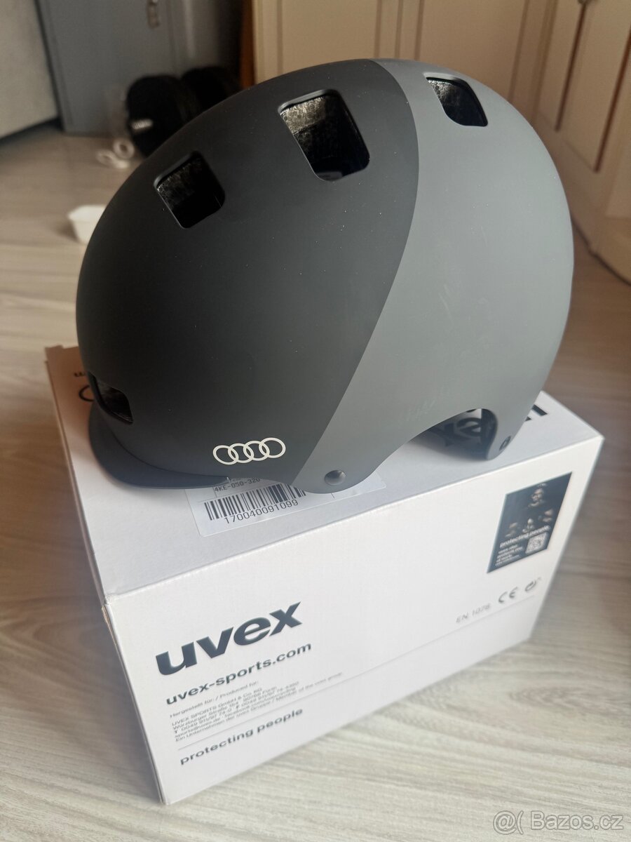 Helma UVEX Audi
