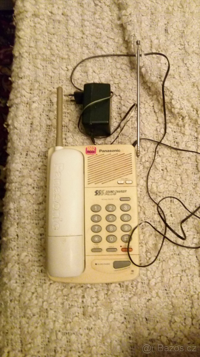 starý telefon
