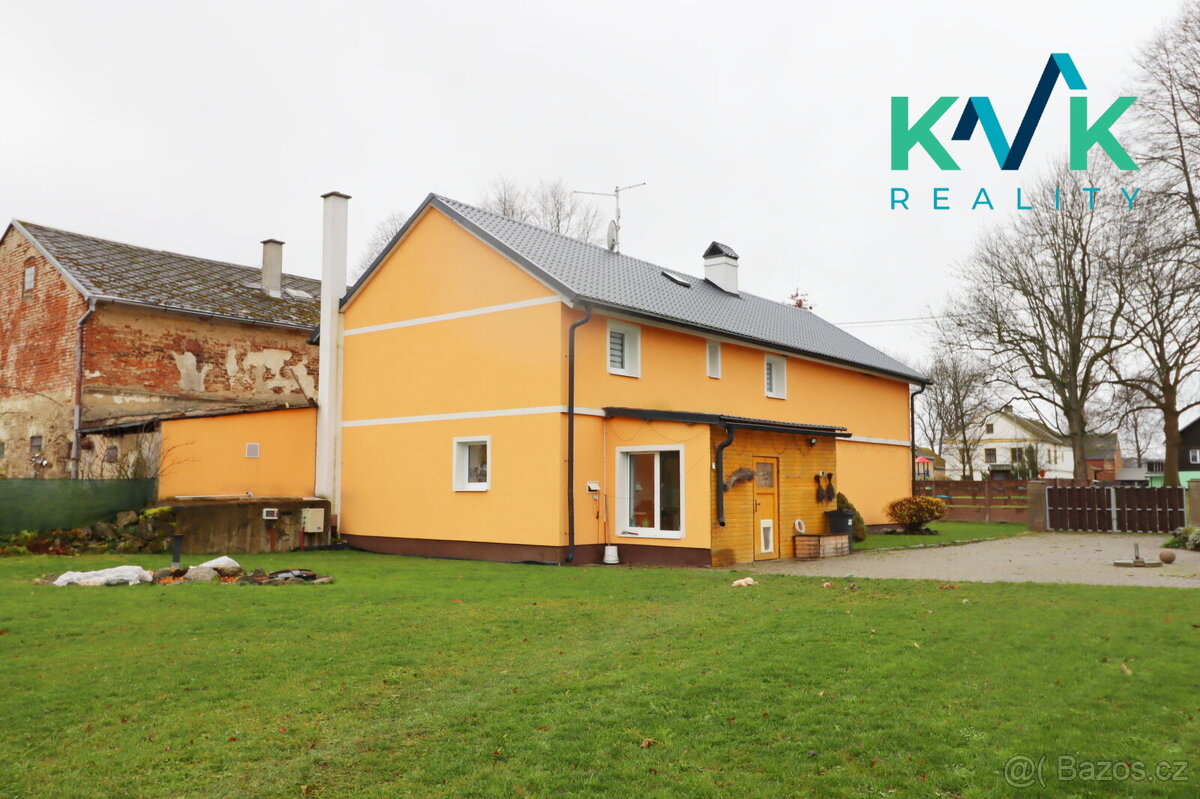 Prodej rodinného domu 6+1 se zahradou v obci Přílezy, 25 min