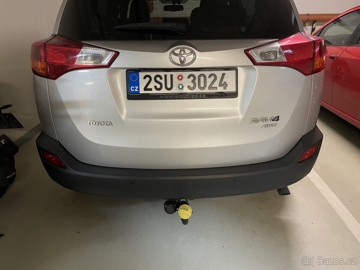 Výztuha zadního nárazníku Toyota Rav 4