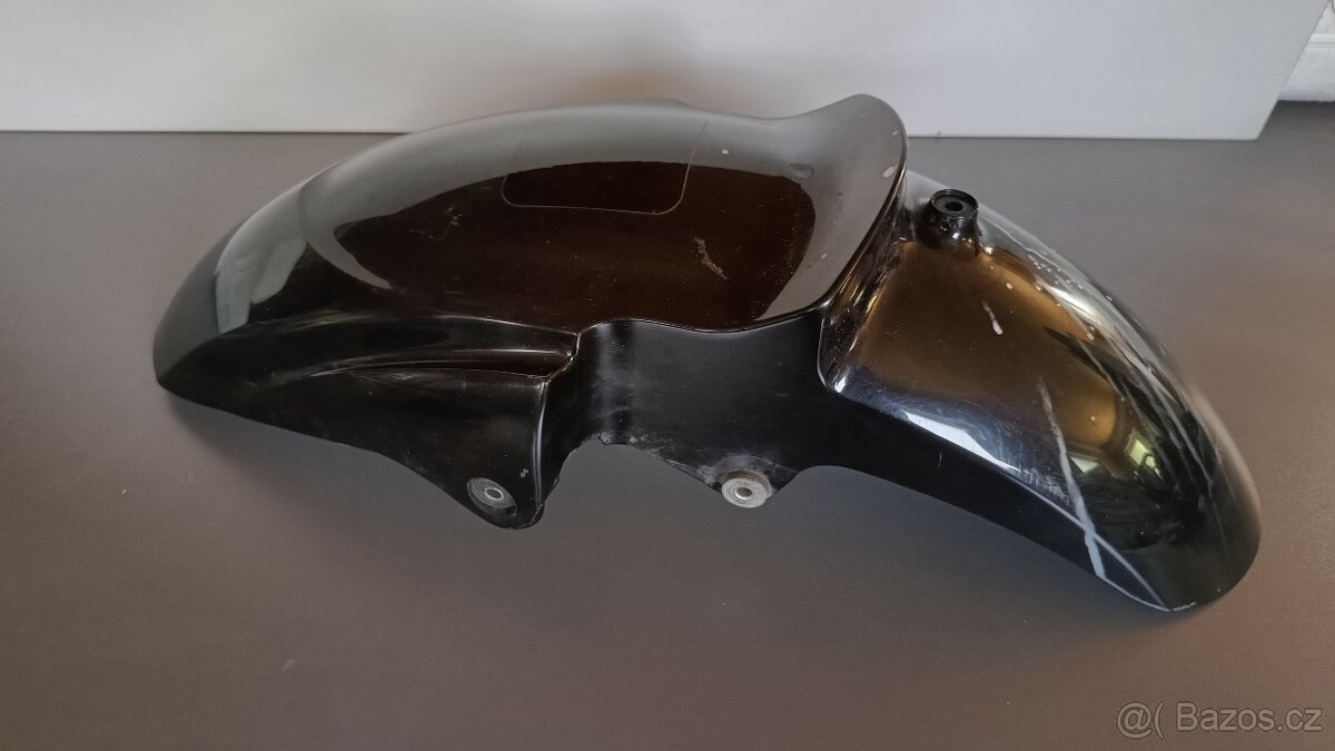 Yamaha FZ6 blatník přední