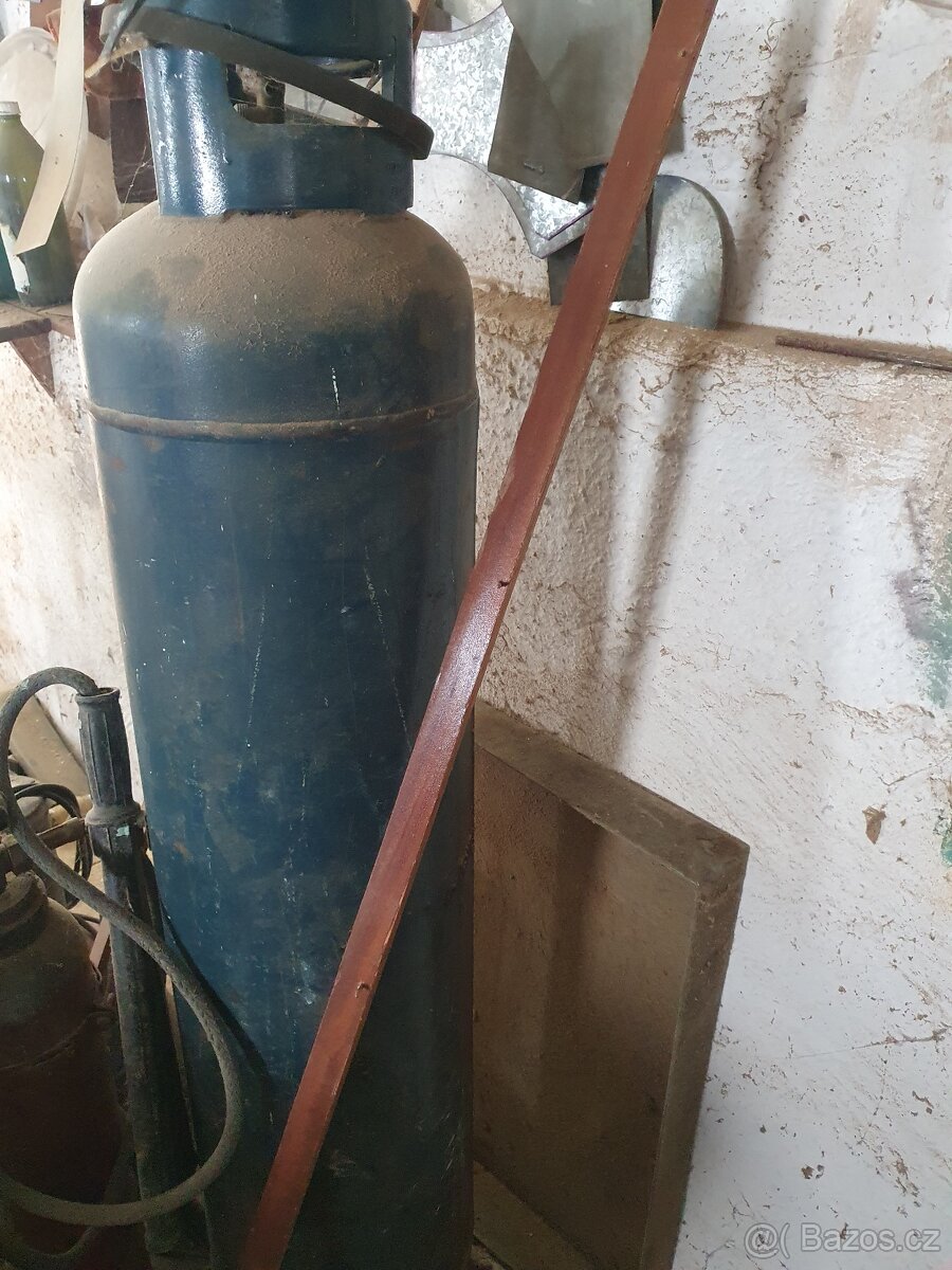 Tlaková láhev / bomba propan-butan 33 kg