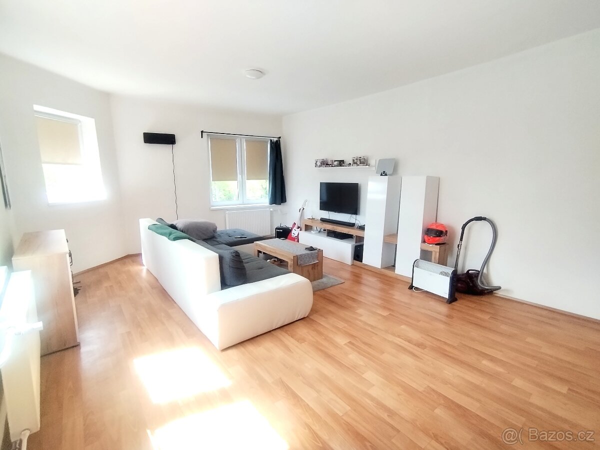 Pronájem prostorného bytu 1+kk / 36m, Hlučín, ul. P.Bezruče